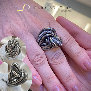 Anel Estilo Entrelaçado modelo de luxo em Ouro 18k, Ródio e Ródio Negro, cravejado em Brilhantes