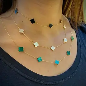 Gargantilhas em Ouro 18k com Pingentes Trevo Pedras Onix Madrepérola e Malaquita